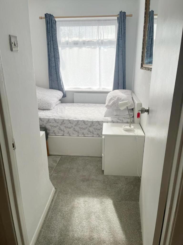 Blessings Of Peace Home Away From Home 카디프 외부 사진
