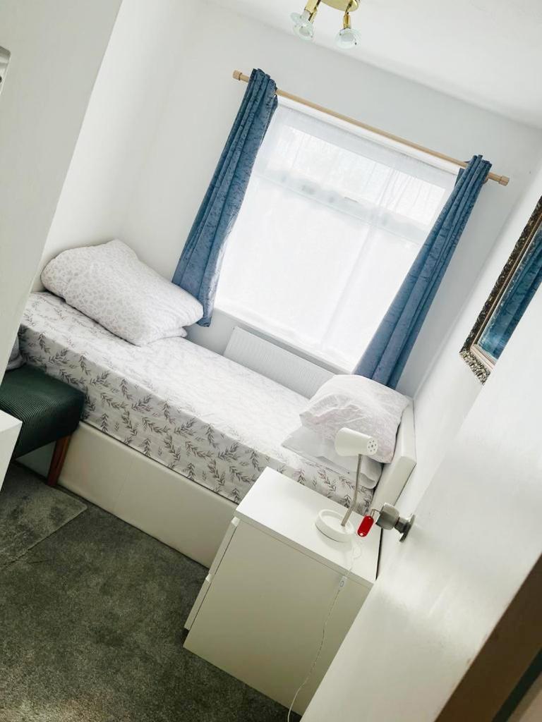 Blessings Of Peace Home Away From Home 카디프 외부 사진