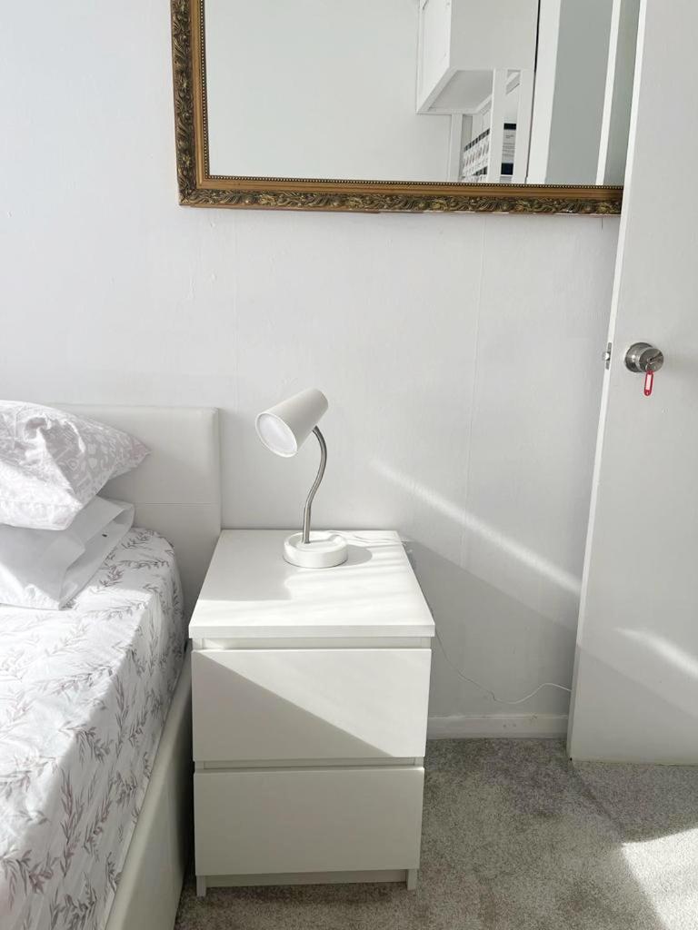 Blessings Of Peace Home Away From Home 카디프 외부 사진